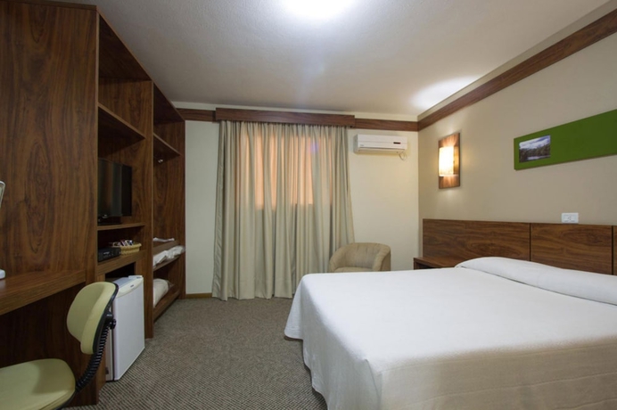 Imagen de la habitación del Hotel Hot&eacute;is Le Canard. Foto 8