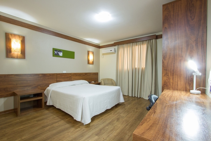 Imagen de la habitación del Hotel Hot&eacute;is Le Canard. Foto 9