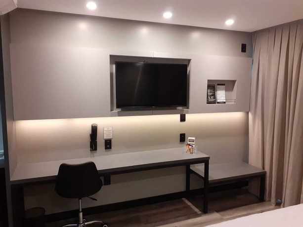 Imagen de la habitación del Hotel Hot&eacute;is Le Canard. Foto 10