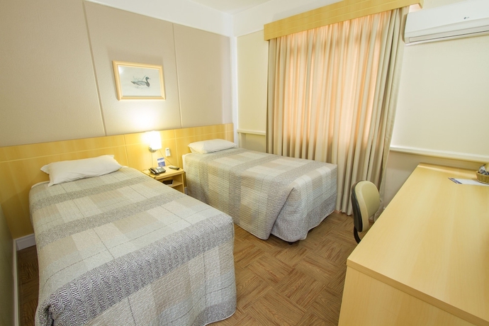 Imagen de la habitación del Hotel Hot&eacute;is Le Canard. Foto 12