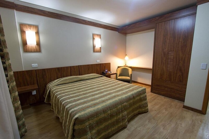 Imagen de la habitación del Hotel Hot&eacute;is Le Canard. Foto 14