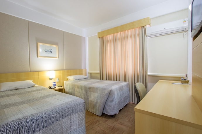 Imagen de la habitación del Hotel Hot&eacute;is Le Canard. Foto 15