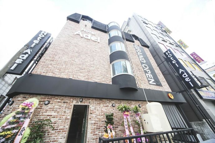 Imagen general del Hotel Hotel Adel. Foto 3