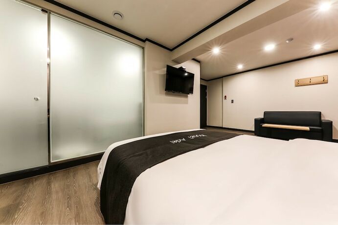 Imagen de la habitación del Hotel Hotel Adel. Foto 6