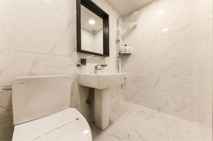 Imagen de la habitación del Hotel Hotel Adel. Foto 10