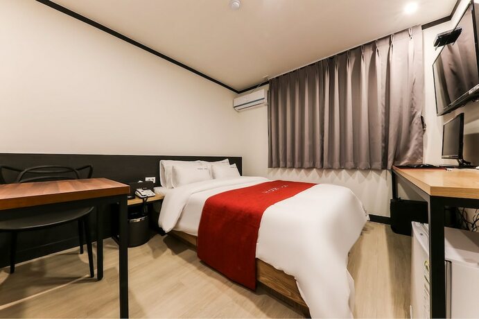 Imagen de la habitación del Hotel Hotel Adel. Foto 15