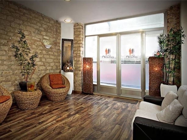 Imagen de los interiores del Hotel Hotel Alamo. Foto 14