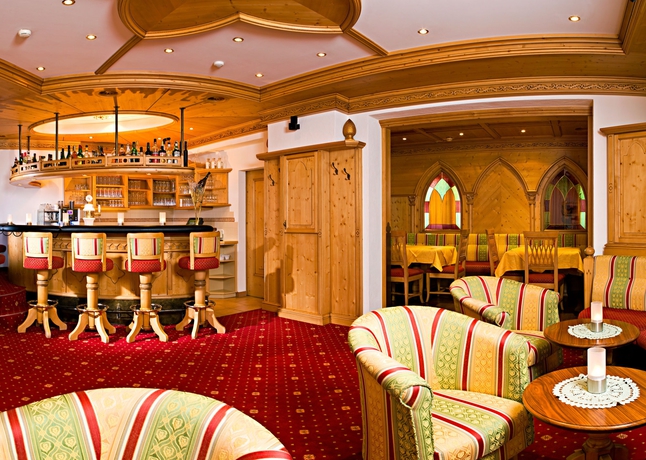 Imagen del bar/restaurante del Hotel Hotel Albona. Foto 3