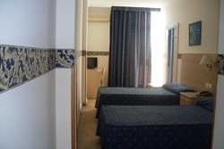 Imagen de la habitación del Hotel Hotel Alboran. Foto 13