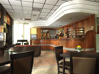 Imagen del bar/restaurante del Hotel Hotel Aldebaran - Sea & Center. Foto 3