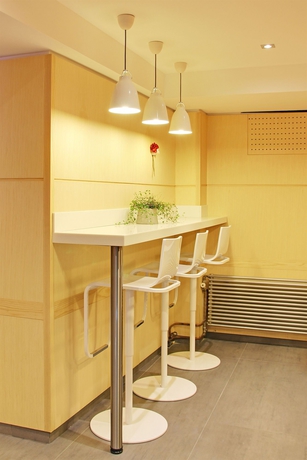 Imagen del bar/restaurante del Hotel Hotel Alhambra. Foto 3