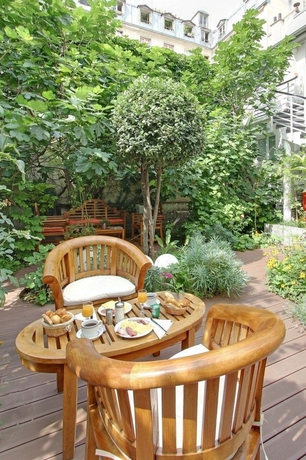 Imagen del bar/restaurante del Hotel Hotel Alhambra. Foto 4