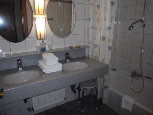 Imagen de la habitación del Hotel Hotel Alpin. Foto 55