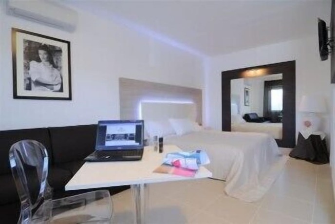 Imagen de la habitación del Hotel Hotel Ambrosio La Corte. Foto 3