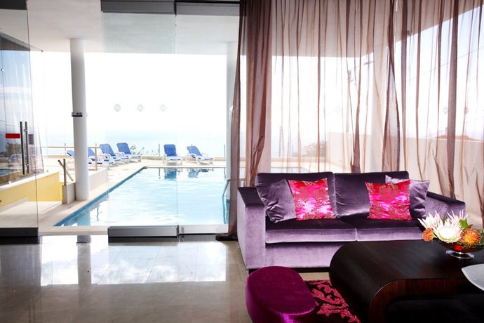 Imagen general del Hotel Hotel Apartamentos Baia Brava. Foto 7