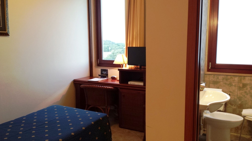 Imagen de la habitación del Hotel Hotel Ara Solis. Foto 15