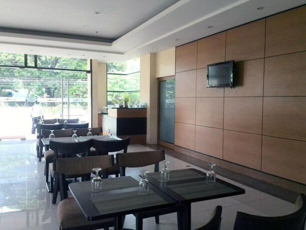 Imagen del bar/restaurante del Hotel Hotel Ariana, Bauang. Foto 16