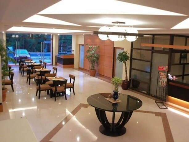 Imagen del bar/restaurante del Hotel Hotel Ariana, Bauang. Foto 18