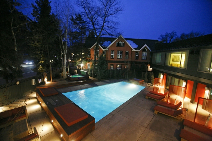Imagen de la piscina del Hotel Hotel Aspen. Foto 19