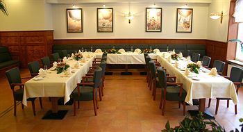 Imagen del bar/restaurante del Hotel Hotel Avion. Foto 4