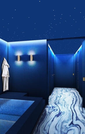 Imagen de la piscina del Hotel Hotel BLEU. Foto 19