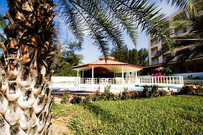 Imagen de los exteriores del Hotel Hotel Bahia Dorada. Foto 8