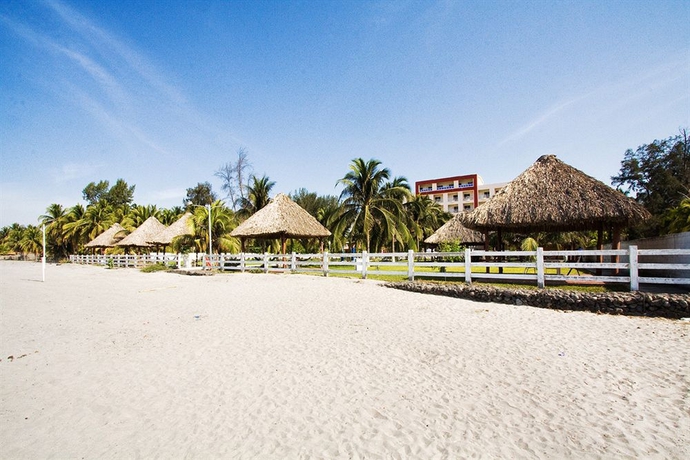 Imagen de los exteriores del Hotel Hotel Bahia Dorada. Foto 9