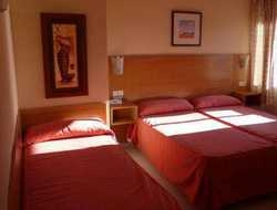 Imagen de la habitación del Hotel Hotel Bahia. Foto 17