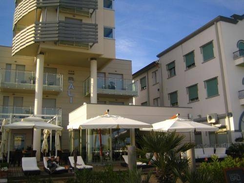 Imagen general del Hotel Hotel Bali. Foto 13