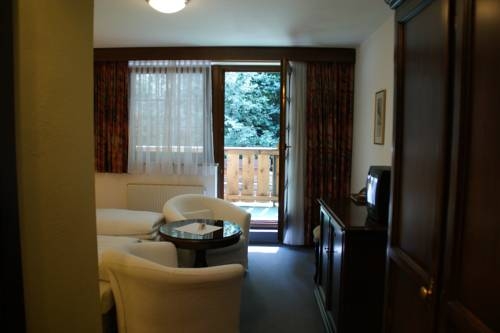 Imagen general del Hotel Hotel Batzenh&auml;usl. Foto 15