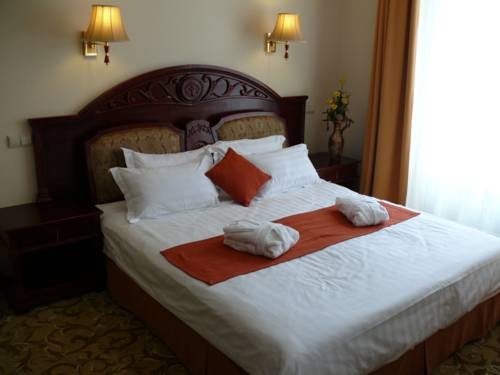 Imagen general del Hotel Hotel Bellevue Esztergom. Foto 10