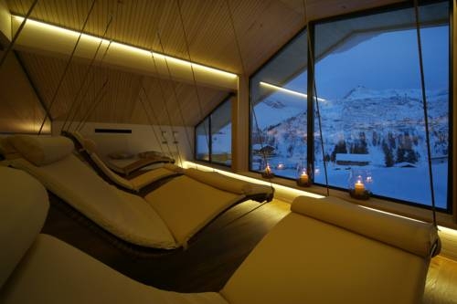 Imagen general del Hotel Hotel Bergkristall. Foto 17