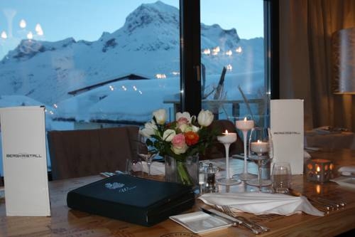 Imagen general del Hotel Hotel Bergkristall. Foto 20