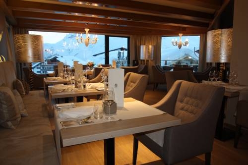 Imagen general del Hotel Hotel Bergkristall. Foto 26