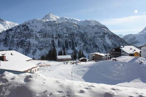 Imagen general del Hotel Hotel Bergkristall. Foto 40