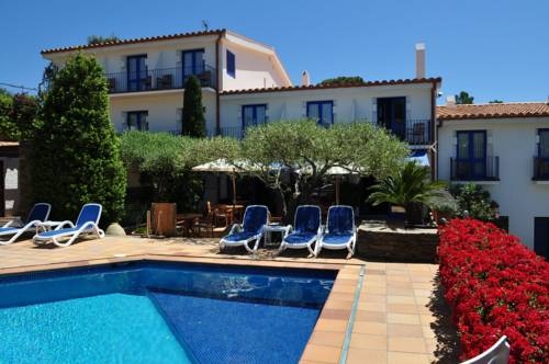 Imagen general del Hotel Hotel Blaumar Cadaqués. Foto 5