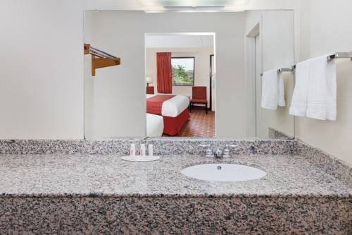 Imagen de la habitación del Hotel Hotel Bo, a Days Inn by Wyndham Chattanooga Downtown. Foto 2