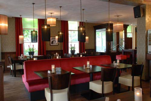 Imagen del bar/restaurante del Hotel Hotel Bom. Foto 4