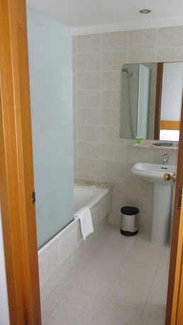 Imagen de la habitación del Hotel Hotel Borrell. Foto 8