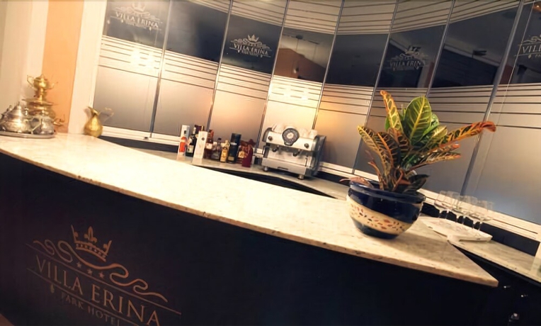 Imagen del bar/restaurante del Hotel Hotel Boutique Villa Erina By Bossh Hotels - Adults Recommended. Foto 2