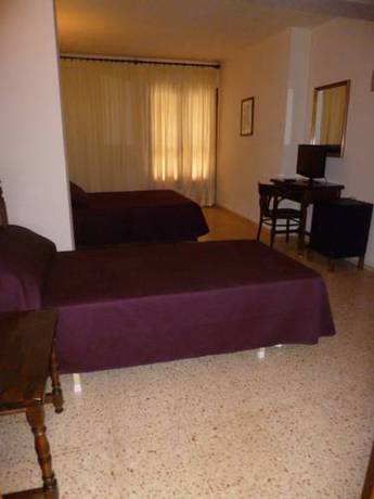 Imagen de la habitación del Hotel Hotel Buigues. Foto 7