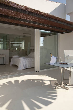 Imagen general del Hotel Hotel Calma Blanca. Foto 2