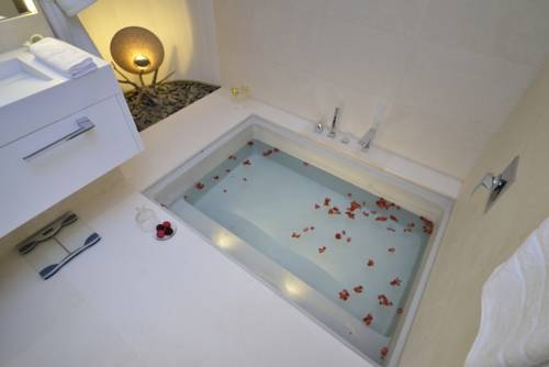 Imagen general del Hotel Hotel Calma Blanca. Foto 7