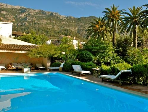 Imagen de la piscina del Hotel Hotel Can Roses. Foto 15