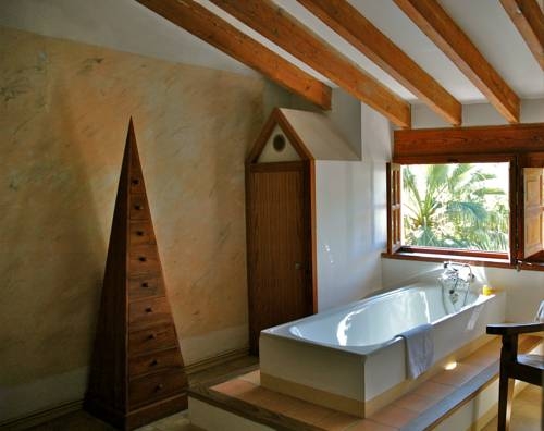 Imagen de los interiores del Hotel Hotel Can Roses. Foto 10