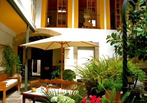 Imagen general del Hotel Hotel Can Roses. Foto 2