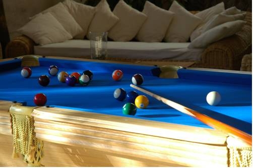 Imagen general del Hotel Hotel Can Roses. Foto 3