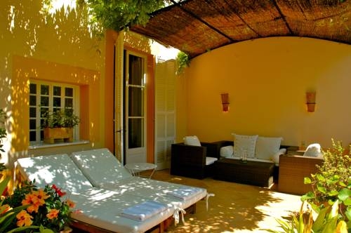 Imagen general del Hotel Hotel Can Roses. Foto 4