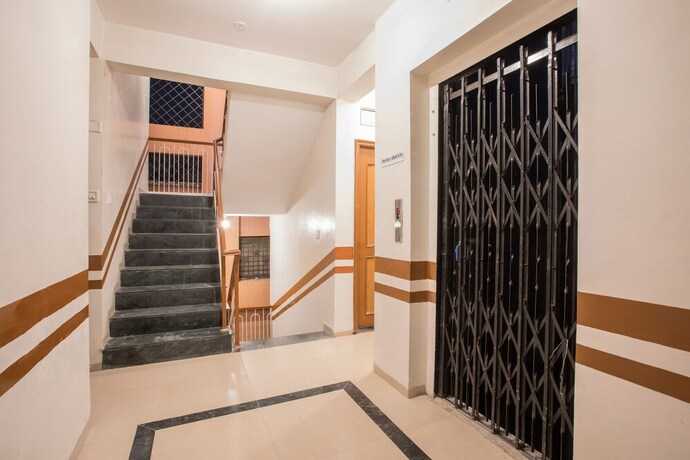 Imagen de los interiores del Hotel Hotel Care Residency. Foto 16
