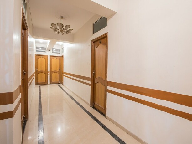 Imagen de los interiores del Hotel Hotel Care Residency. Foto 17